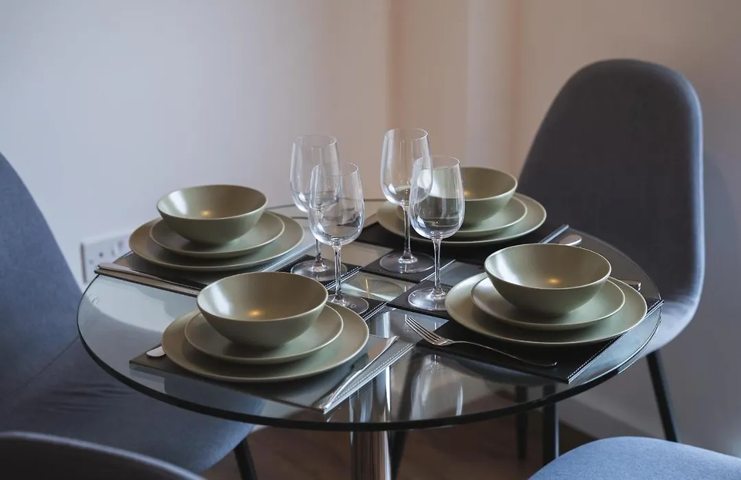 City Centre 2-Bed - New - Free Wi-Fi - Central-1
